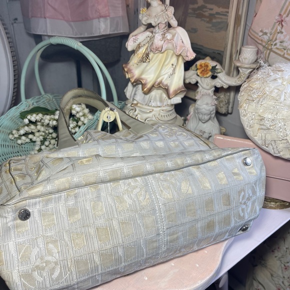 Vintage CHANEL Travel Ligne Tote Bag - Picture 9 of 10